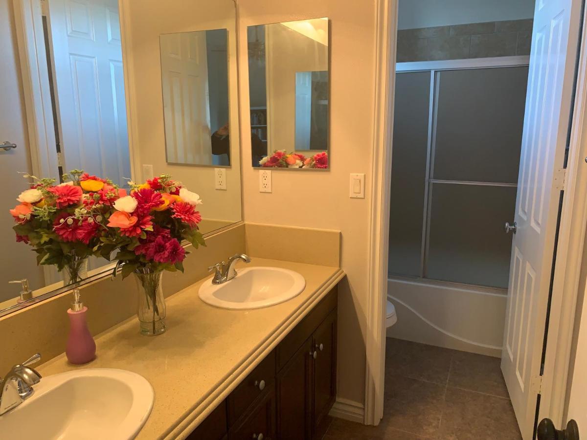 Luxhome Suites N Villa Riverside Zewnętrze zdjęcie